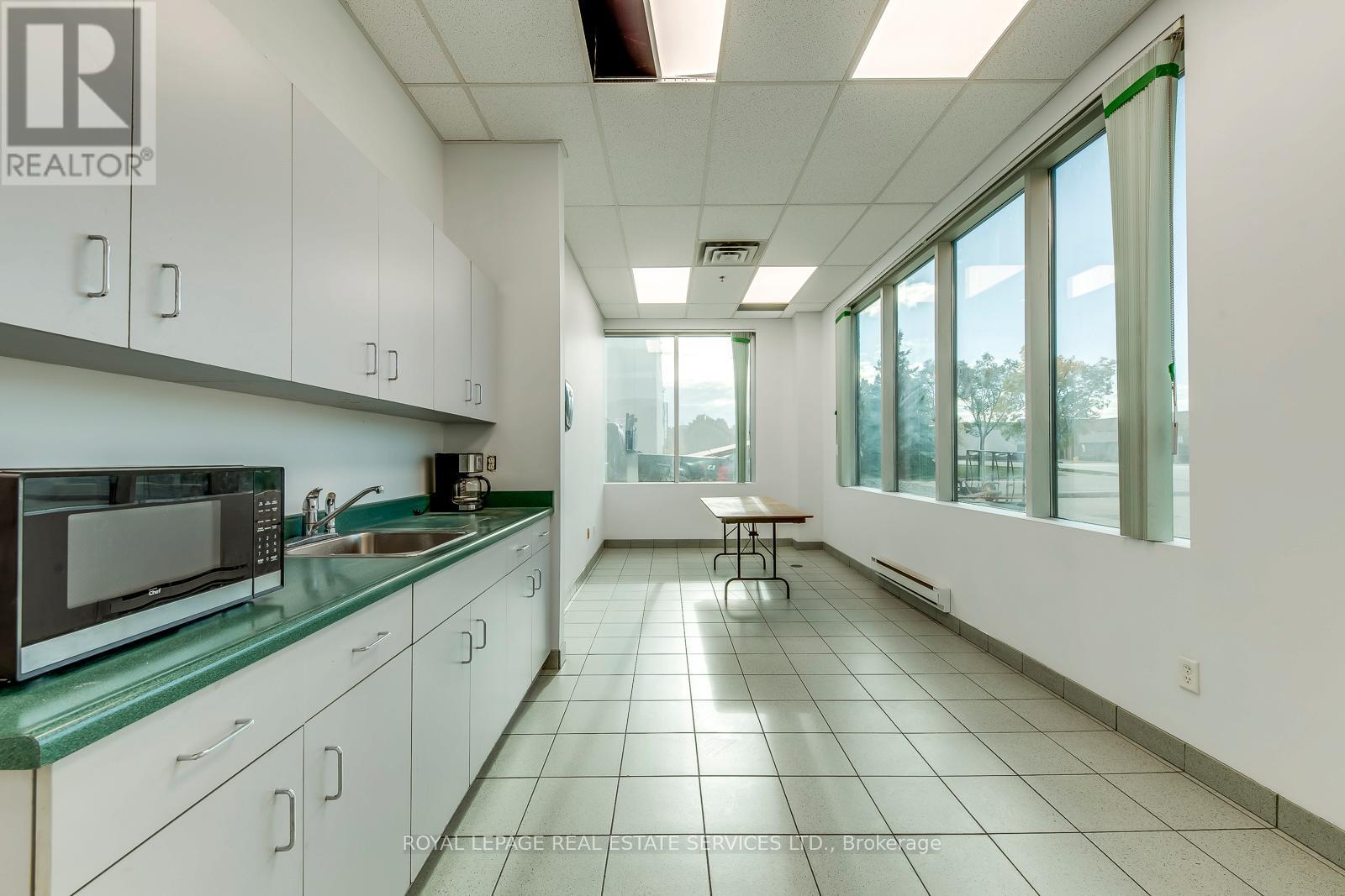 












7205 EDWARDS BOULEVARD

,
Mississauga,




Ontario
L5S1Z3

