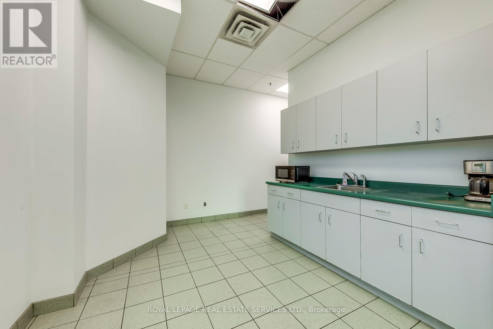 












7205 EDWARDS BOULEVARD

,
Mississauga,




Ontario
L5S1Z3

