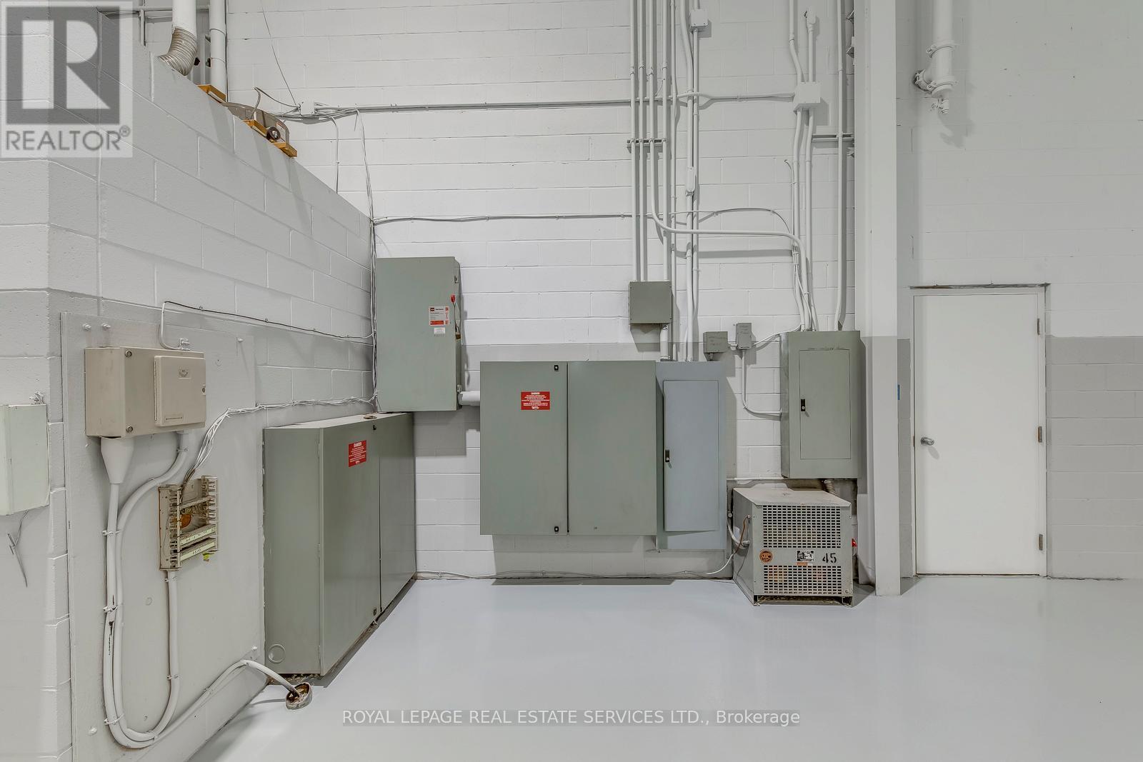 












7205 EDWARDS BOULEVARD

,
Mississauga,




Ontario
L5S1Z3

