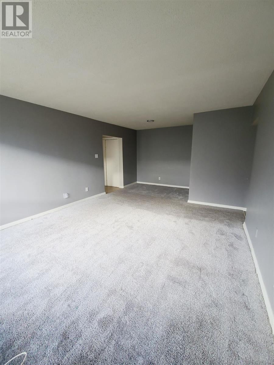 












113 Hillside DR N # 6

,
Elliot Lake,




Ontario
P5A1X5

