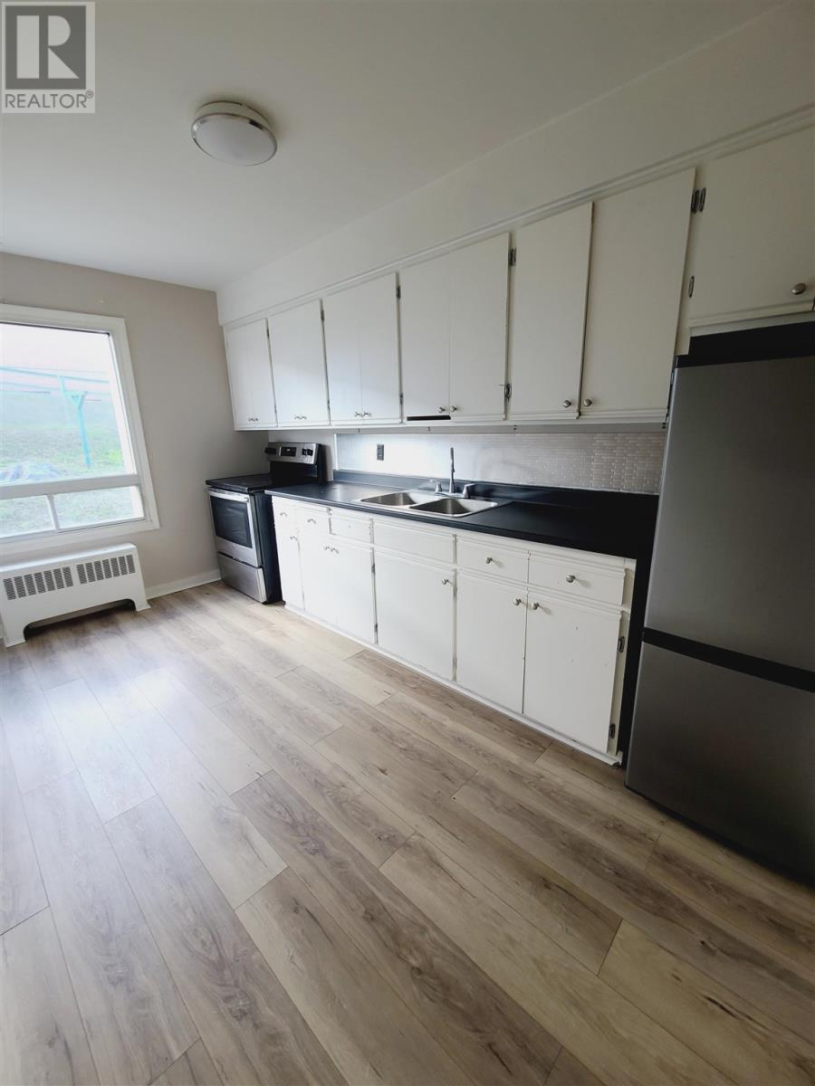 












113 Hillside DR N # 6

,
Elliot Lake,




Ontario
P5A1X5

