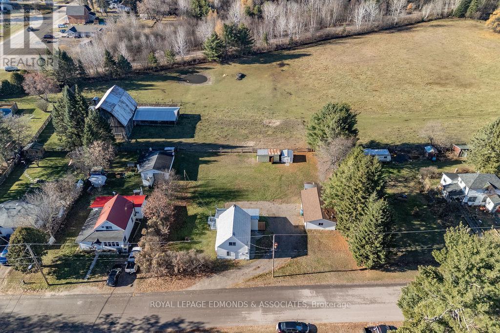 












7 ELIZABETH STREET

,
Laurentian Hills,




Ontario
K0J1J0

