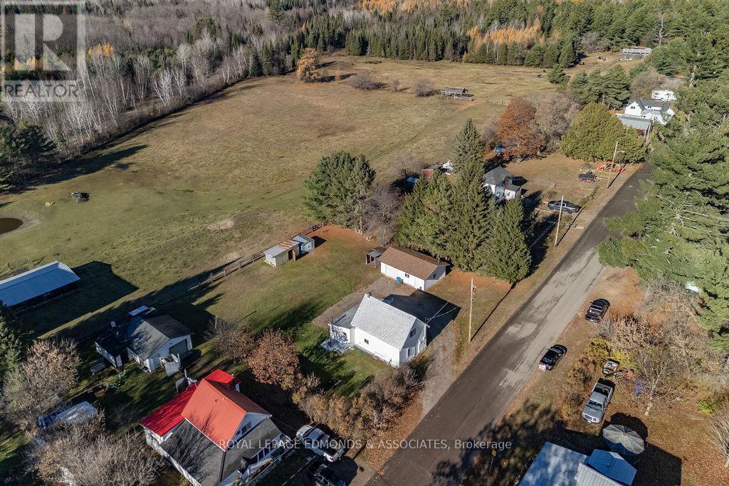 












7 ELIZABETH STREET

,
Laurentian Hills,




Ontario
K0J1J0

