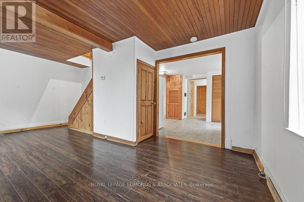 












7 ELIZABETH STREET

,
Laurentian Hills,




Ontario
K0J1J0

