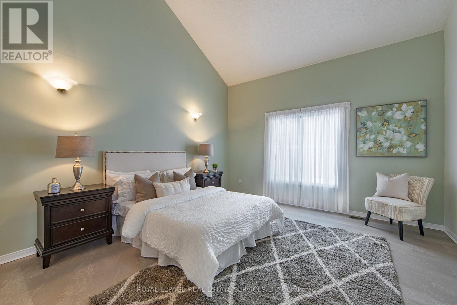 












21 - 1010 CRISTINA COURT

,
Mississauga,




Ontario
L5J4T7

