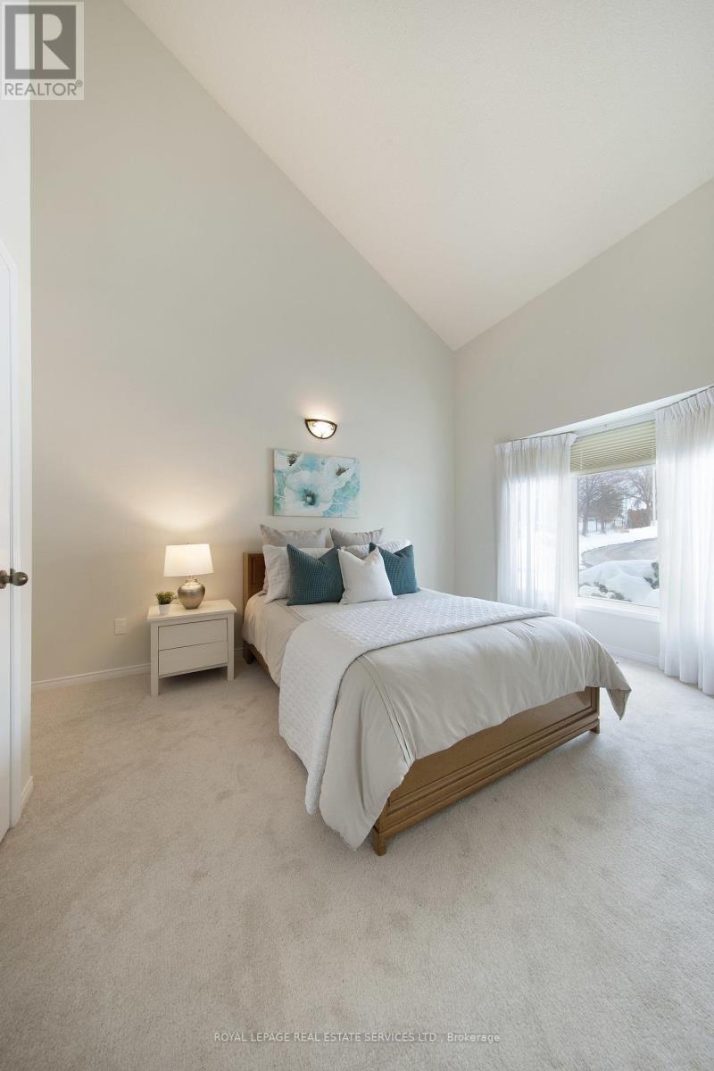 












21 - 1010 CRISTINA COURT

,
Mississauga,




Ontario
L5J4T7

