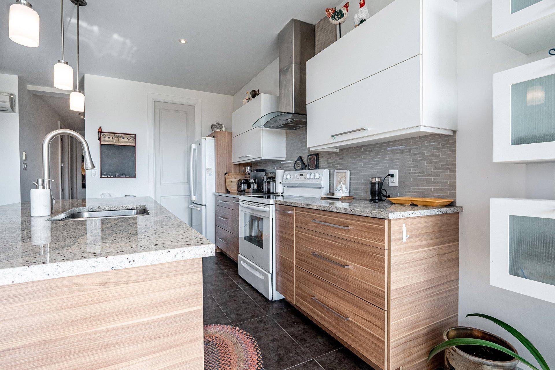 









120


Rue de Candiac

, 1103,
Sherbrooke (Les Nations),




QC
J1L1G8

