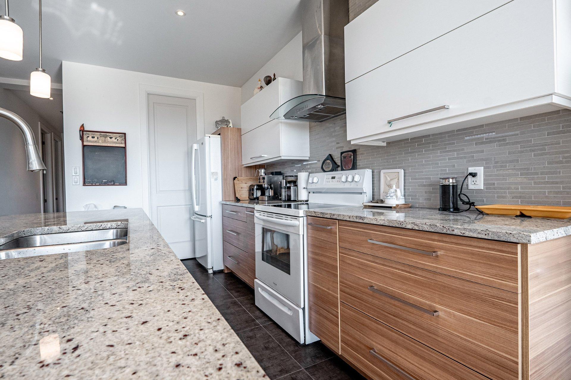 









120


Rue de Candiac

, 1103,
Sherbrooke (Les Nations),




QC
J1L1G8

