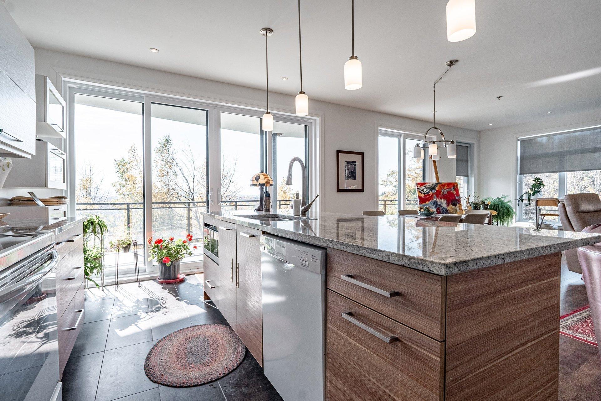 









120


Rue de Candiac

, 1103,
Sherbrooke (Les Nations),




QC
J1L1G8

