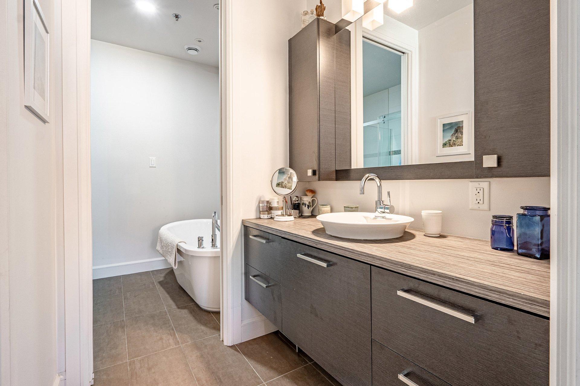 









120


Rue de Candiac

, 1103,
Sherbrooke (Les Nations),




QC
J1L1G8

