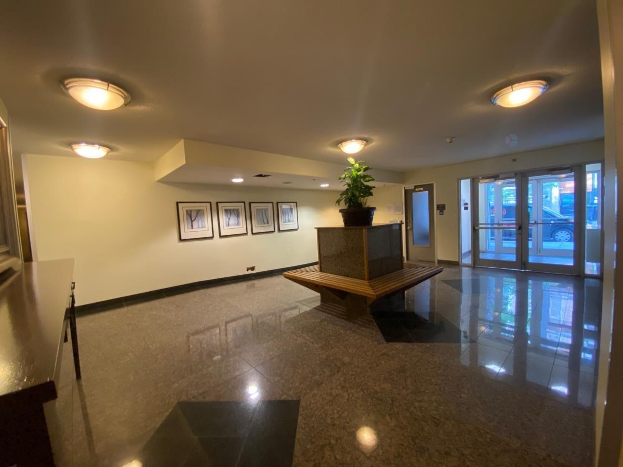 









98


Rue Charlotte

, 551,
Montréal (Ville-Marie),




QC
H2X3V2

