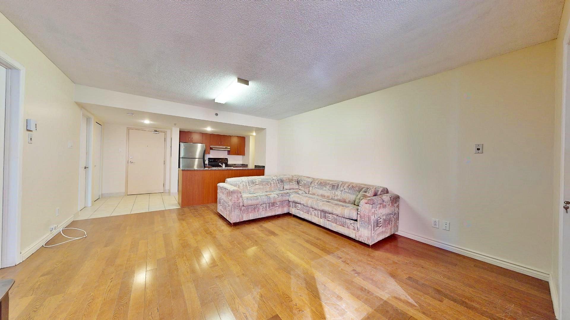 









98


Rue Charlotte

, 551,
Montréal (Ville-Marie),




QC
H2X3V2

