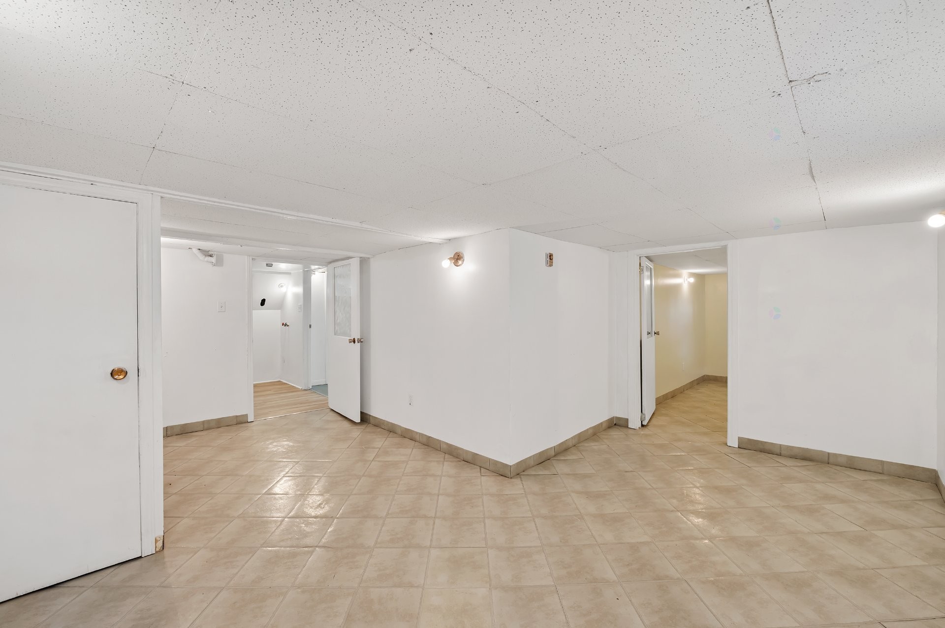 









636

 - 638


8e Avenue

,
Saint-Jérôme,




QC
J7Z4Y1

