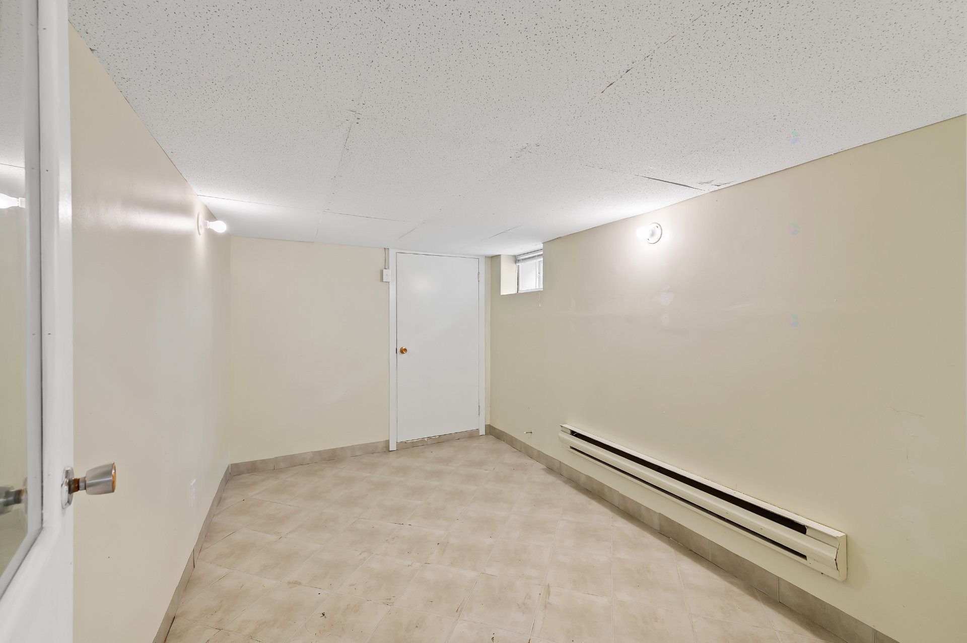 









636

 - 638


8e Avenue

,
Saint-Jérôme,




QC
J7Z4Y1

