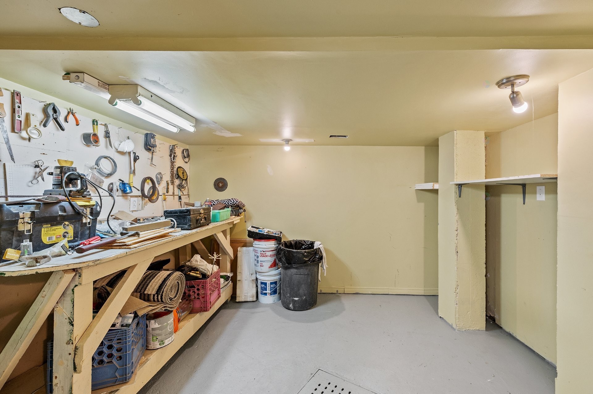 









636

 - 638


8e Avenue

,
Saint-Jérôme,




QC
J7Z4Y1

