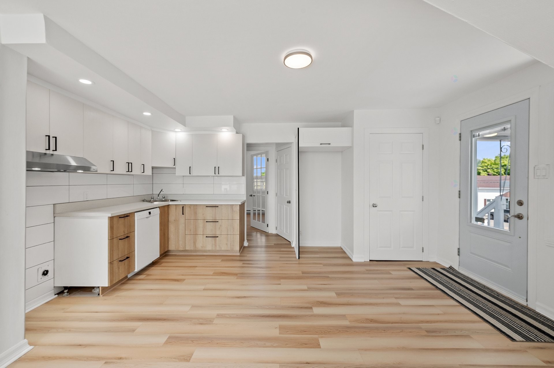 









636

 - 638


8e Avenue

,
Saint-Jérôme,




QC
J7Z4Y1

