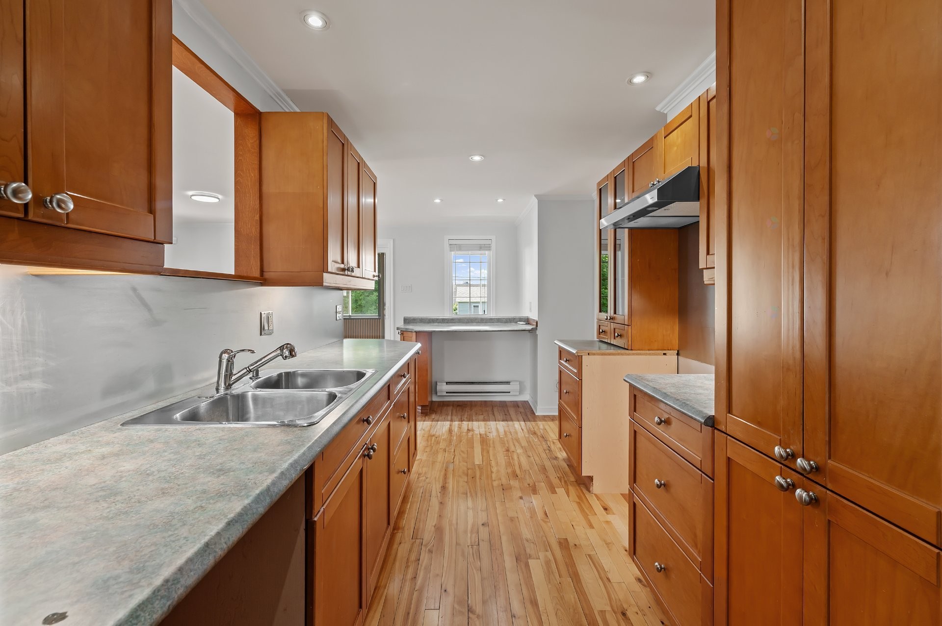 









636

 - 638


8e Avenue

,
Saint-Jérôme,




QC
J7Z4Y1

