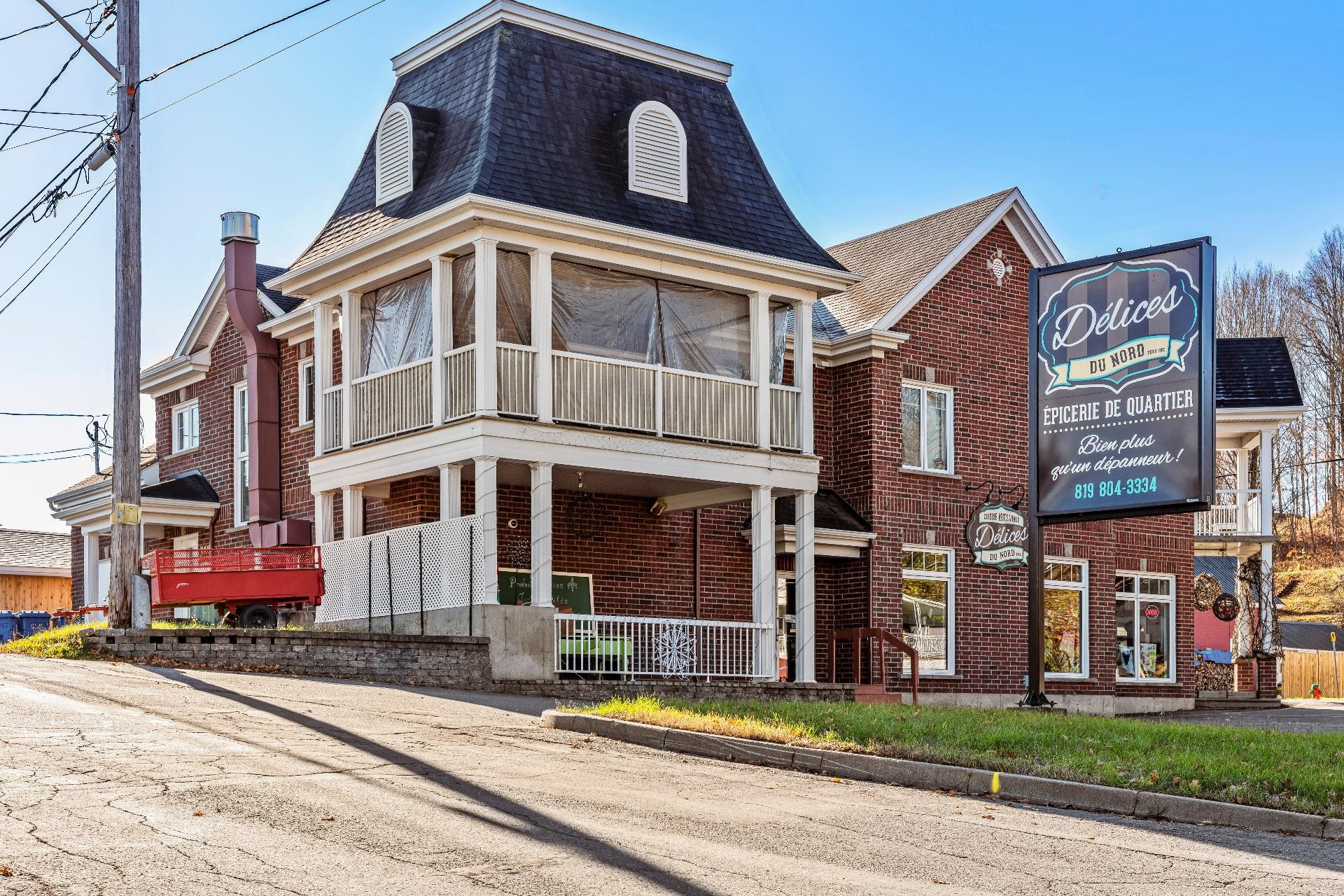 









885Z

 - 889Z


Rue Child

,
Coaticook,




QC
J1A2C8


