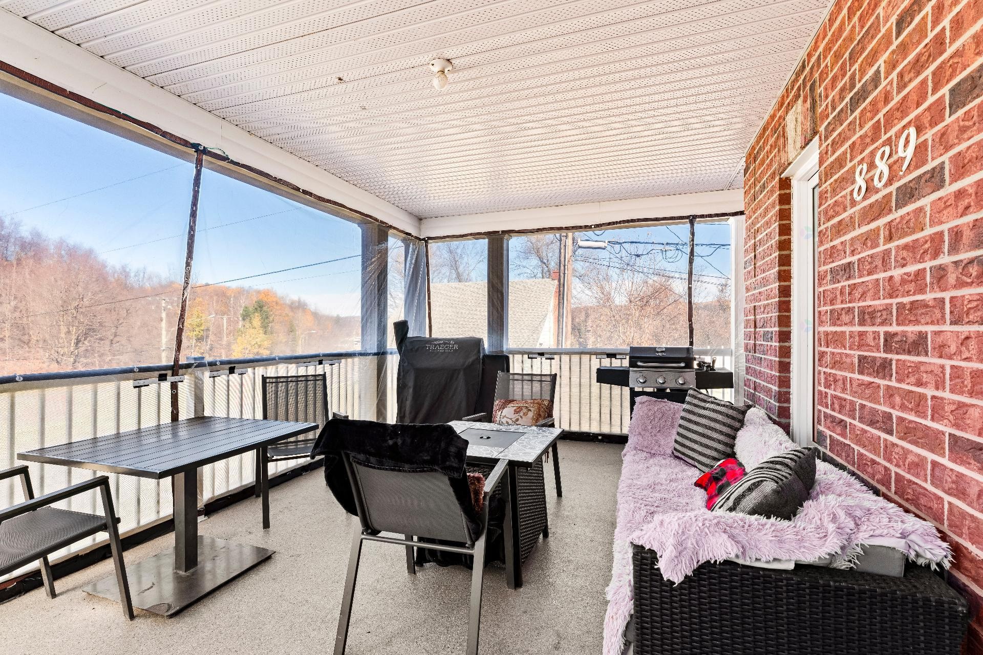 









885Z

 - 889Z


Rue Child

,
Coaticook,




QC
J1A2C8

