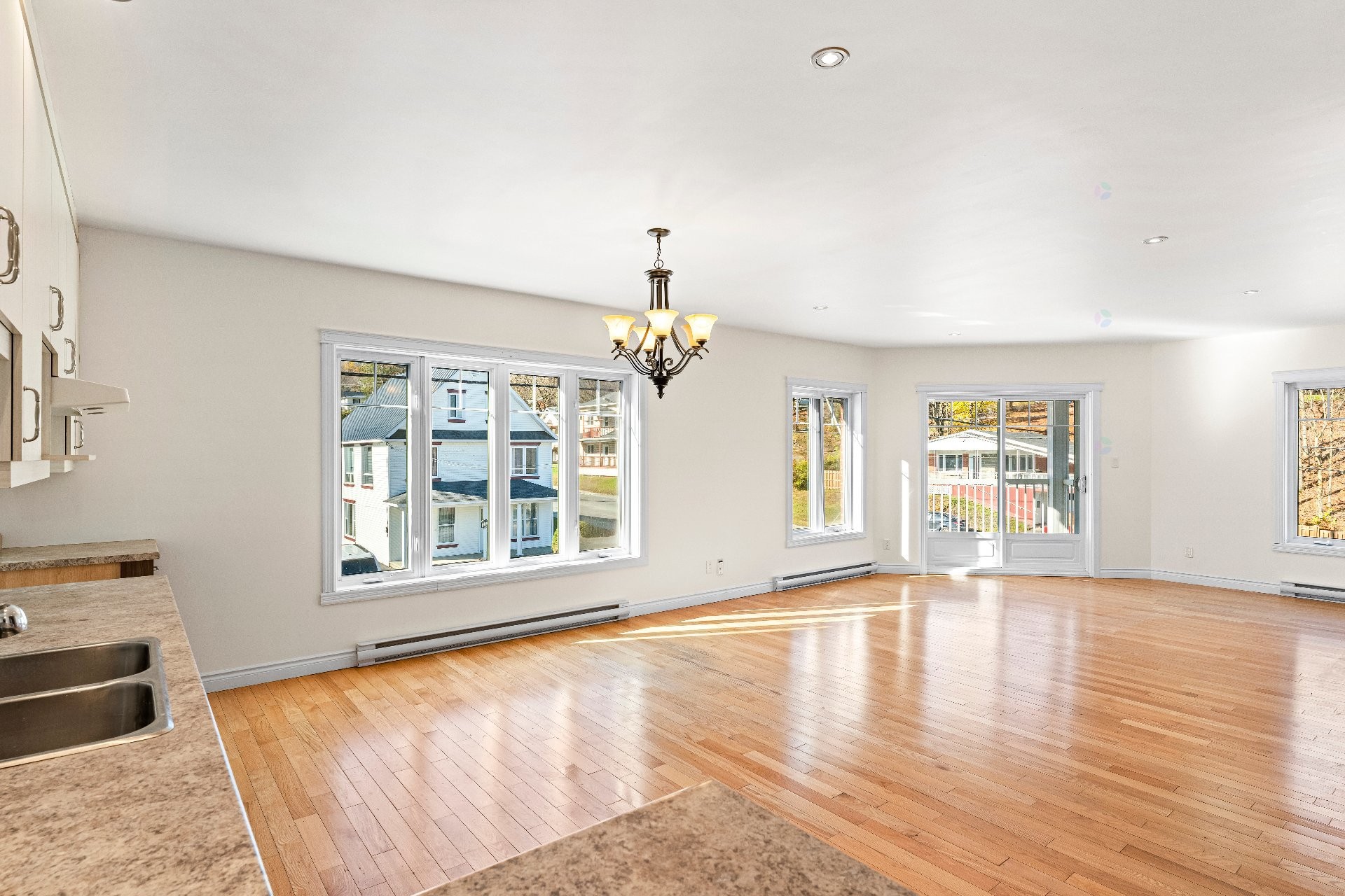 









885Z

 - 889Z


Rue Child

,
Coaticook,




QC
J1A2C8

