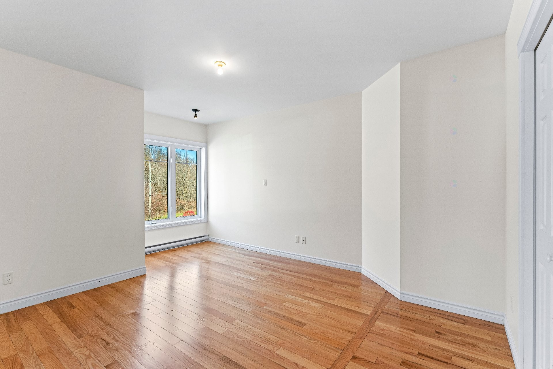 









885Z

 - 889Z


Rue Child

,
Coaticook,




QC
J1A2C8

