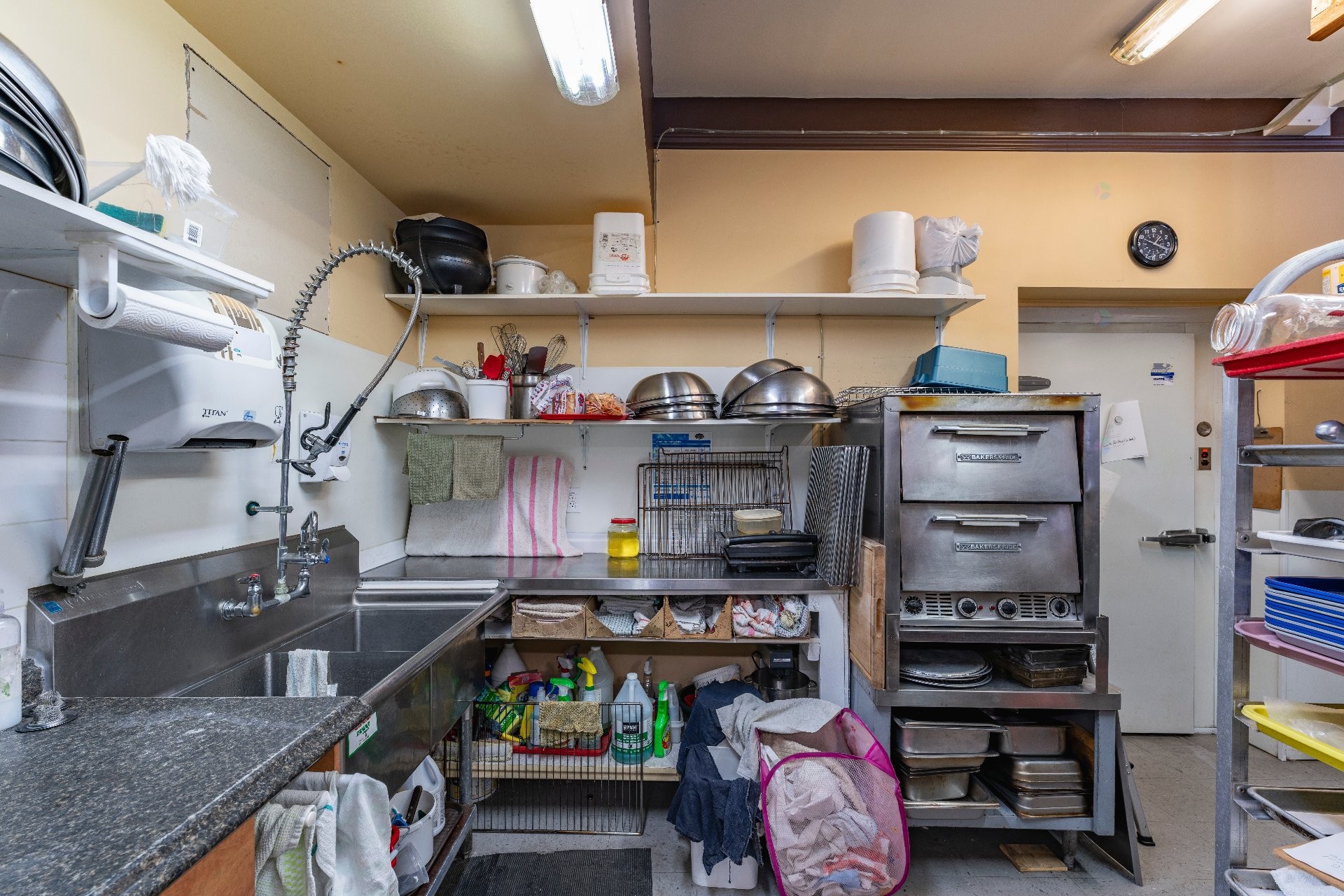 









885Z

 - 889Z


Rue Child

,
Coaticook,




QC
J1A2C8

