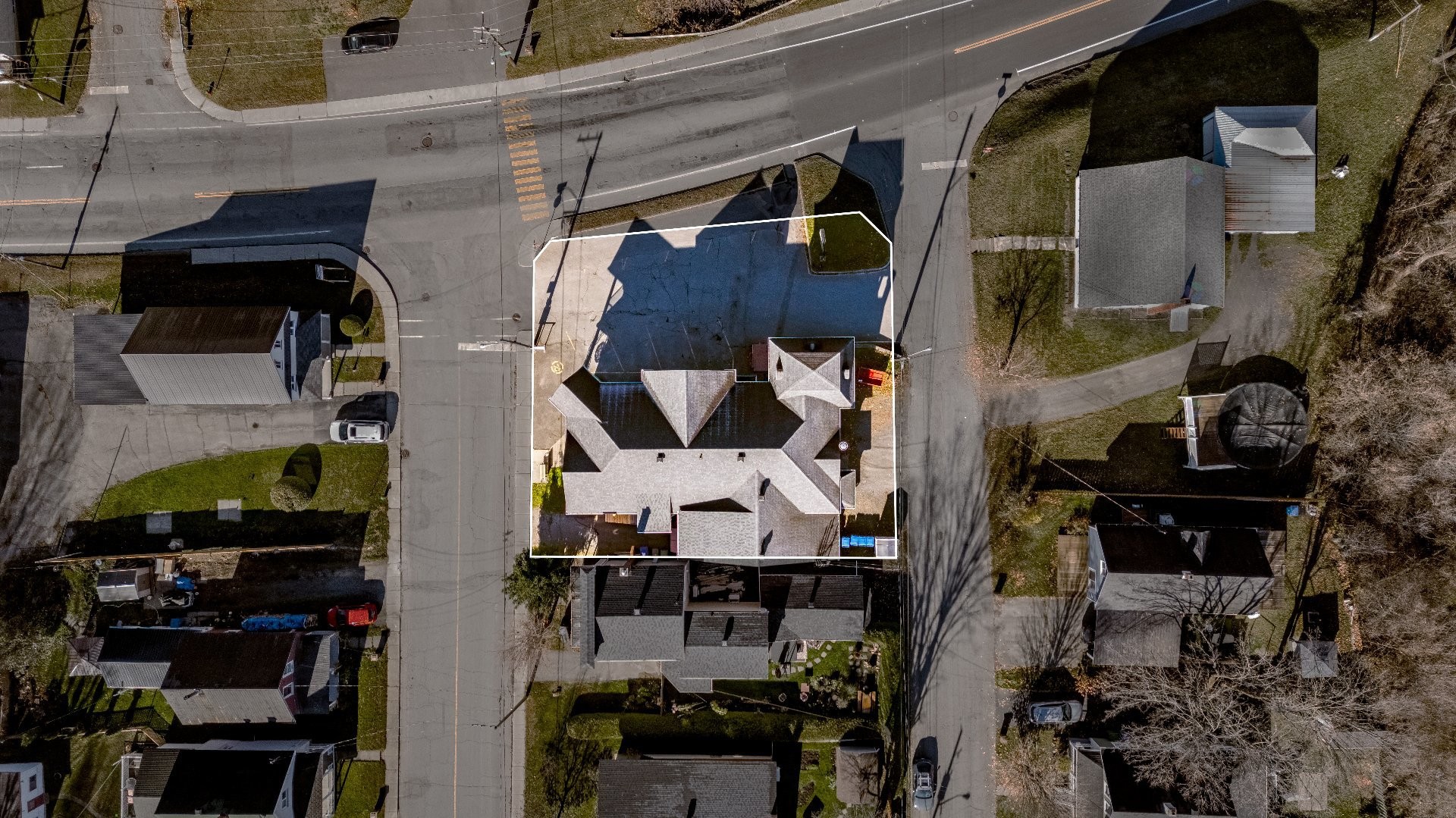 









885Z

 - 889Z


Rue Child

,
Coaticook,




QC
J1A2C8

