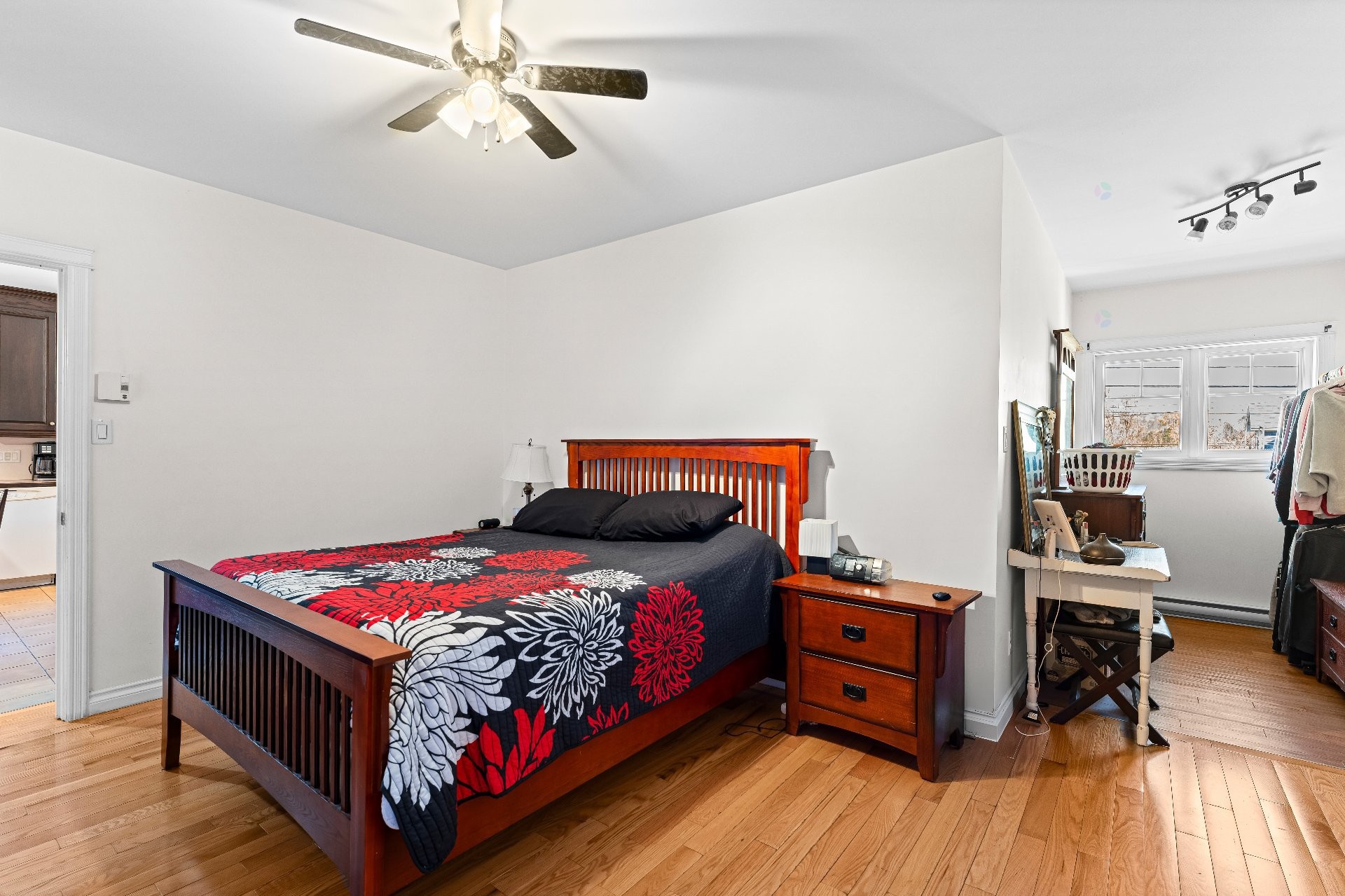 









885Z

 - 889Z


Rue Child

,
Coaticook,




QC
J1A2C8

