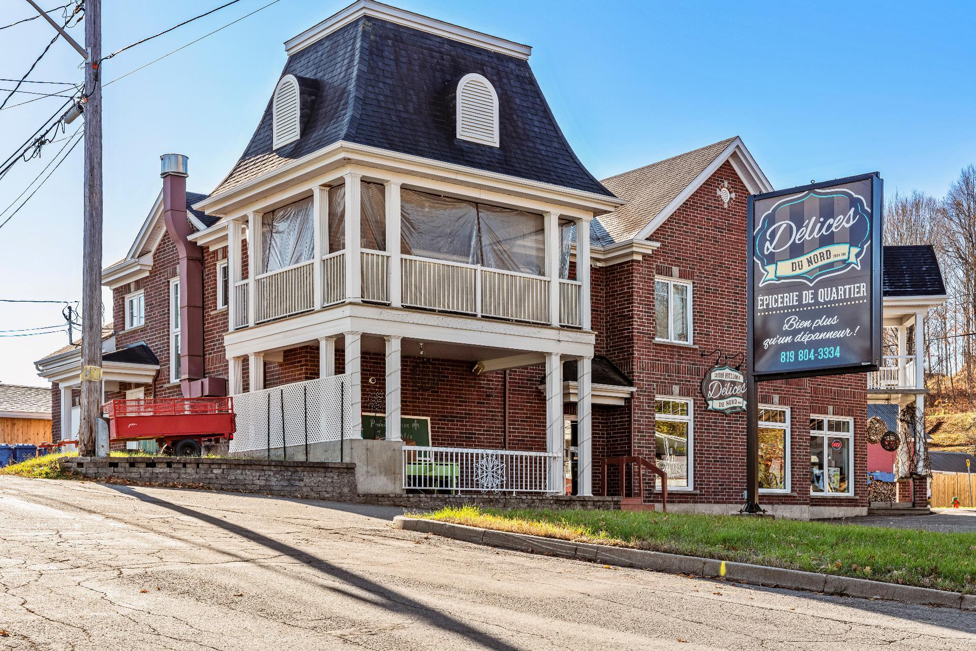 









885

 - 889


Rue Child

,
Coaticook,




QC
J1A2C8

