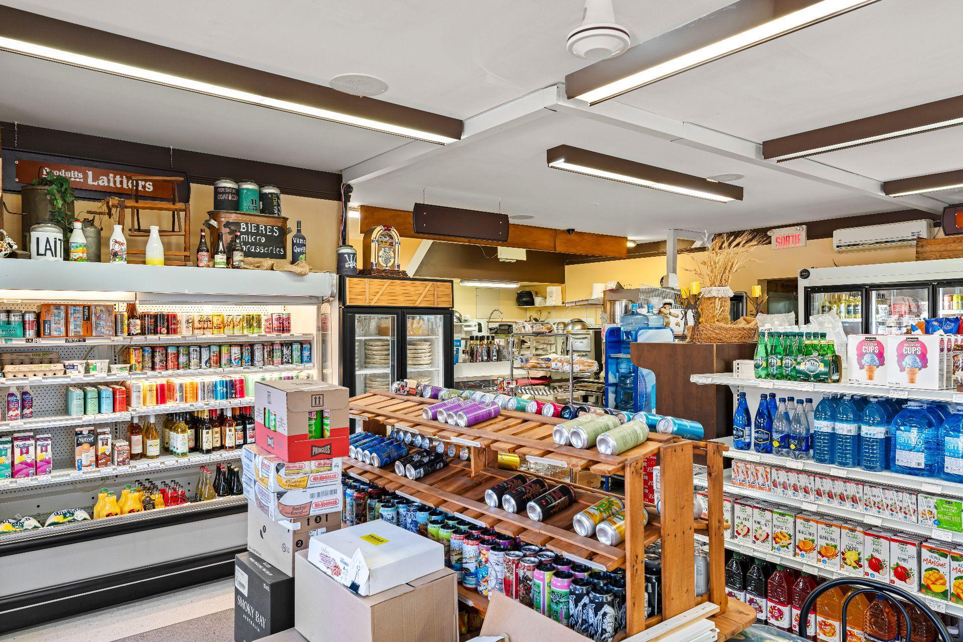 









885

 - 889


Rue Child

,
Coaticook,




QC
J1A2C8

