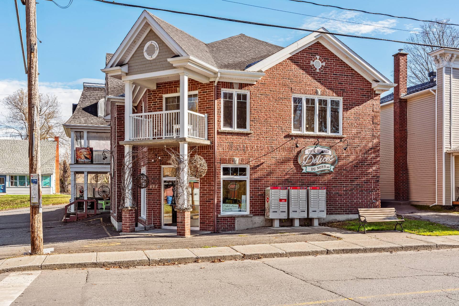 









885

 - 889


Rue Child

,
Coaticook,




QC
J1A2C8

