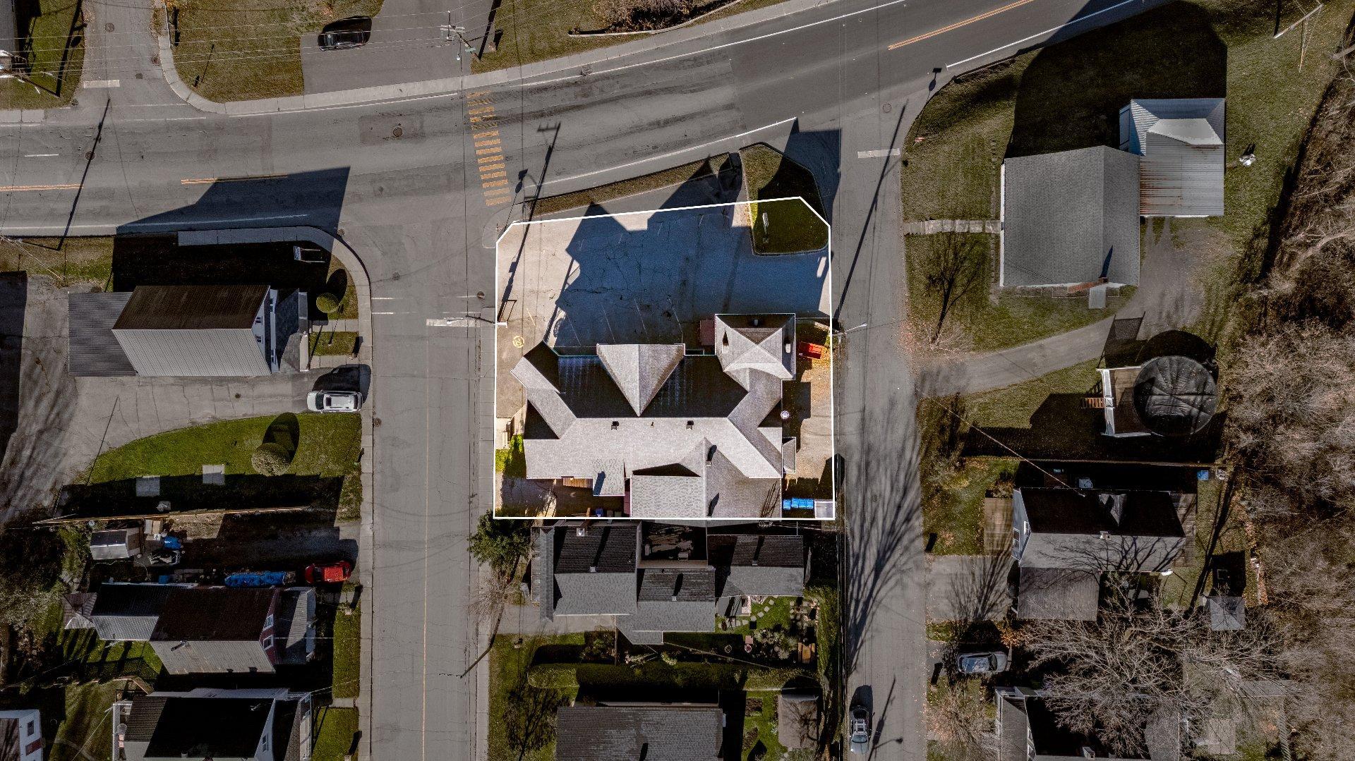 









885

 - 889


Rue Child

,
Coaticook,




QC
J1A2C8

