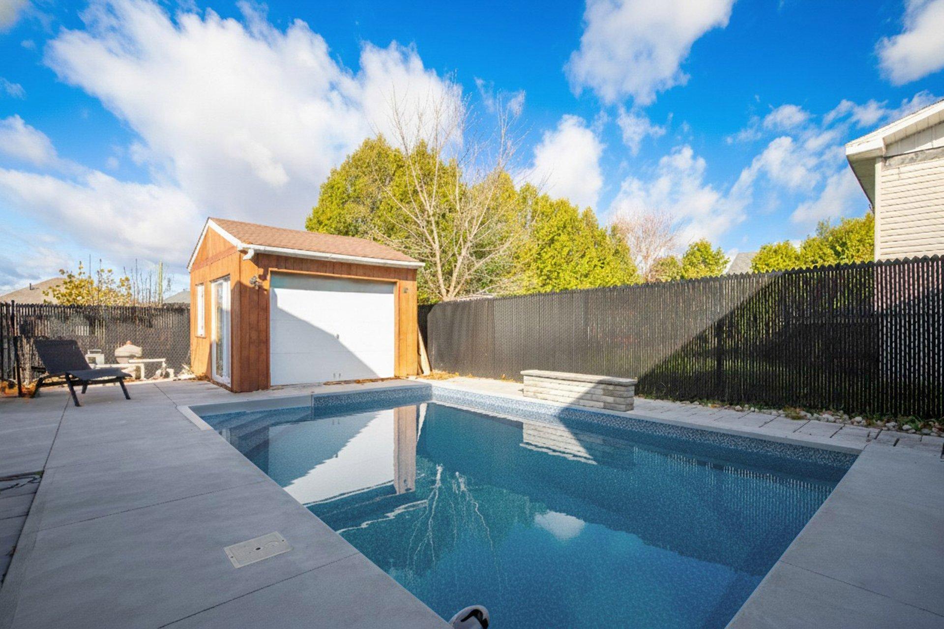 









1387


Rue du Bonheur

,
Saint-Alexandre,




QC
J0J1S0

