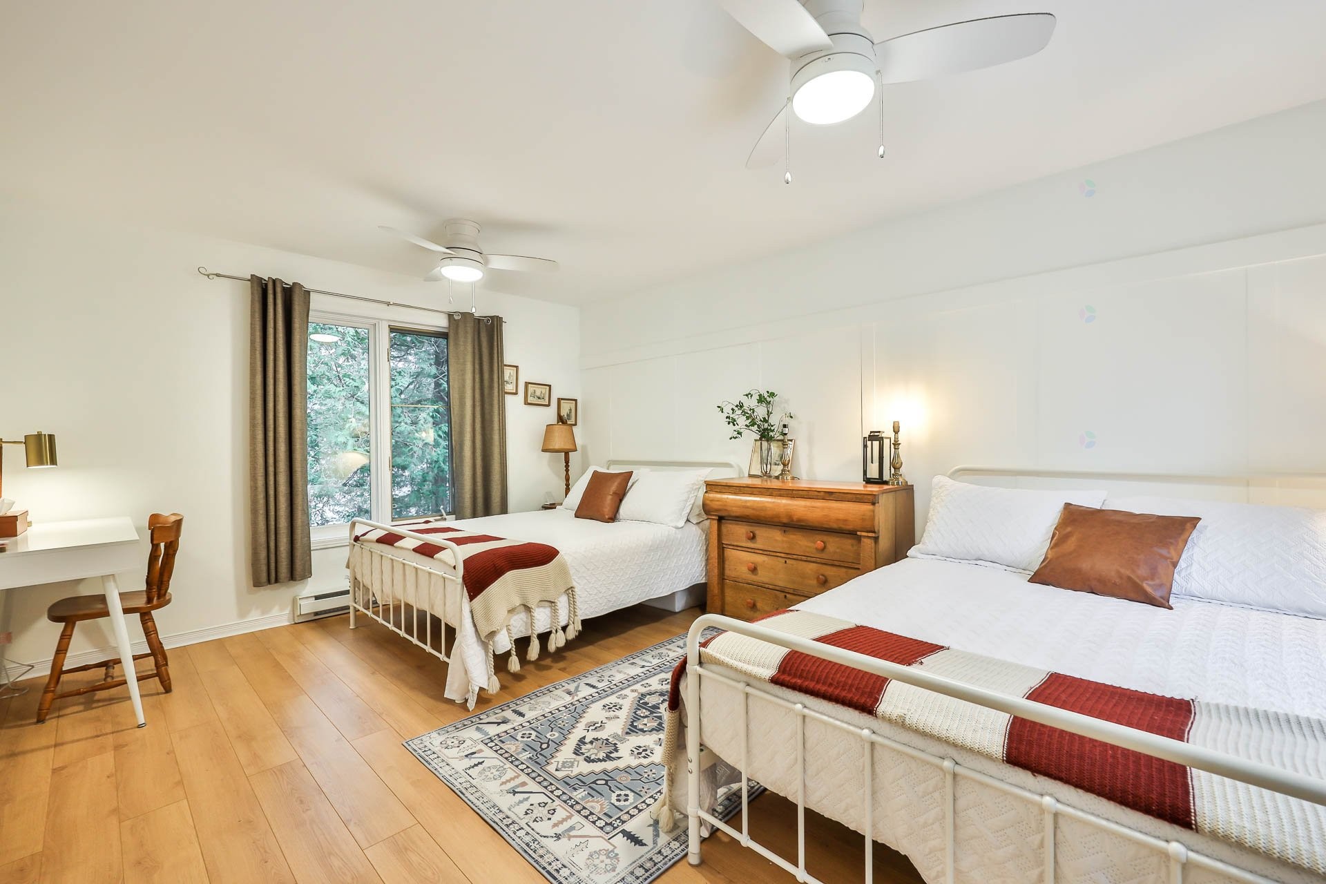 









129


Ch. Laporte

,
Val-des-Bois,




QC
J0X3C0

