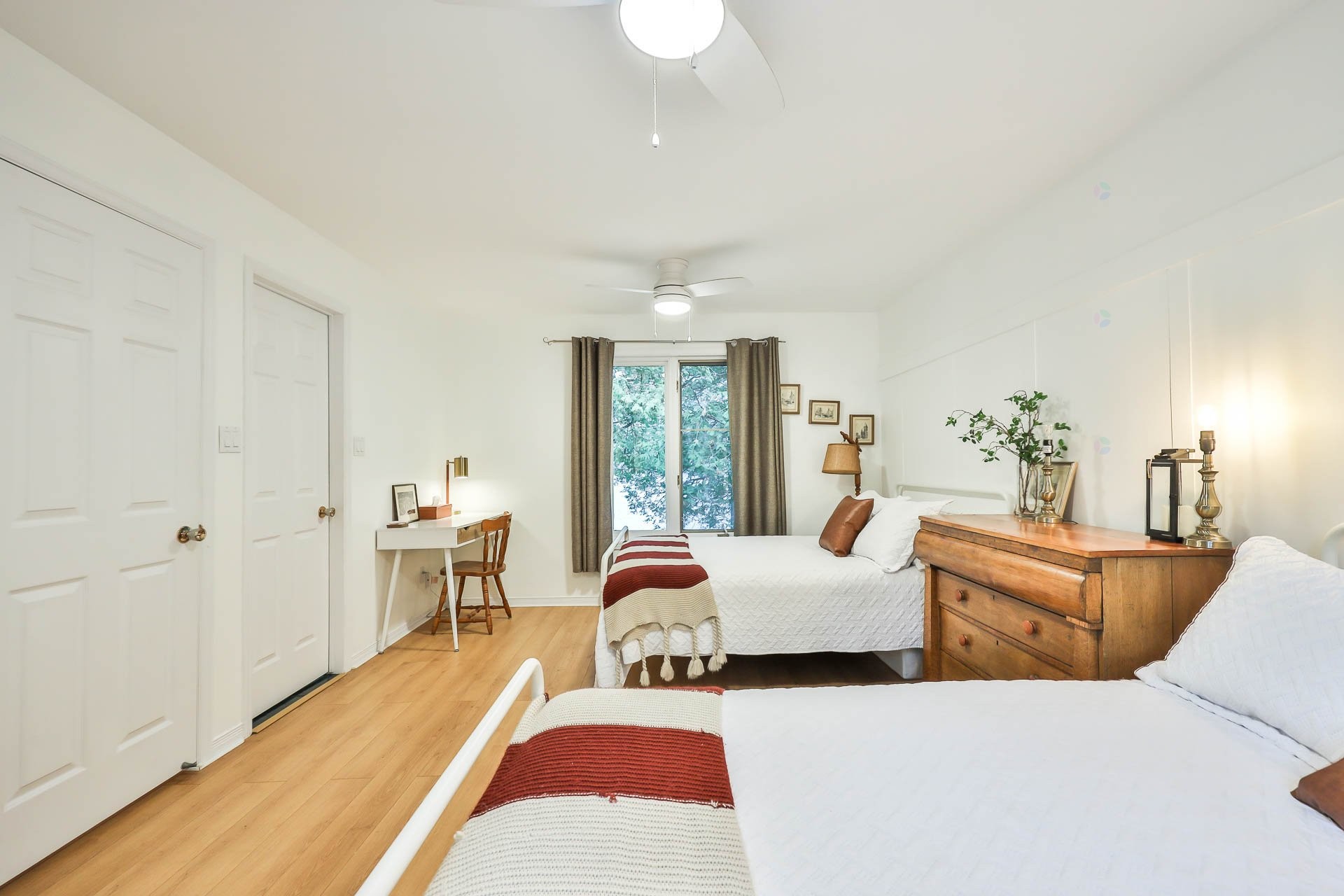 









129


Ch. Laporte

,
Val-des-Bois,




QC
J0X3C0

