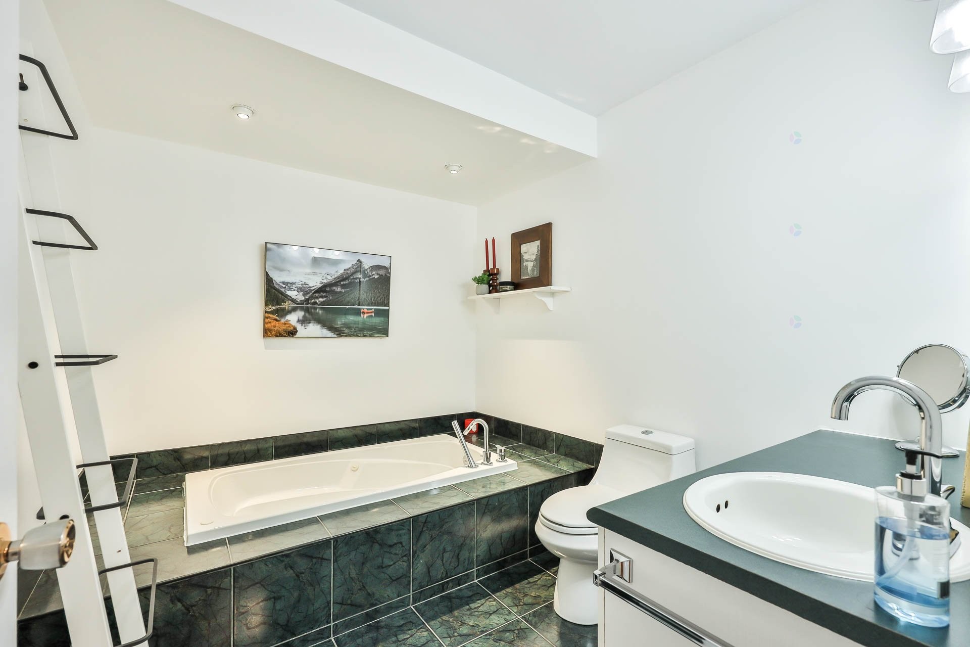 









129


Ch. Laporte

,
Val-des-Bois,




QC
J0X3C0

