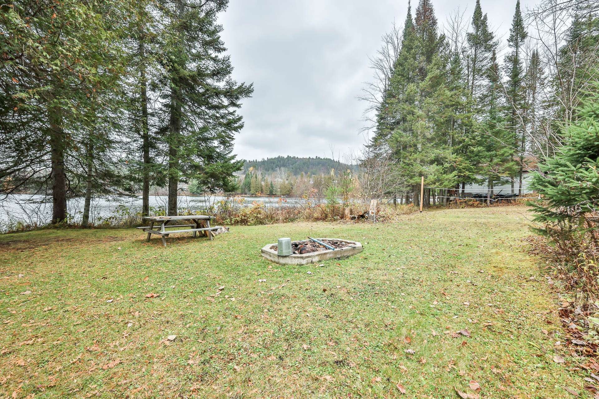 









129


Ch. Laporte

,
Val-des-Bois,




QC
J0X3C0

