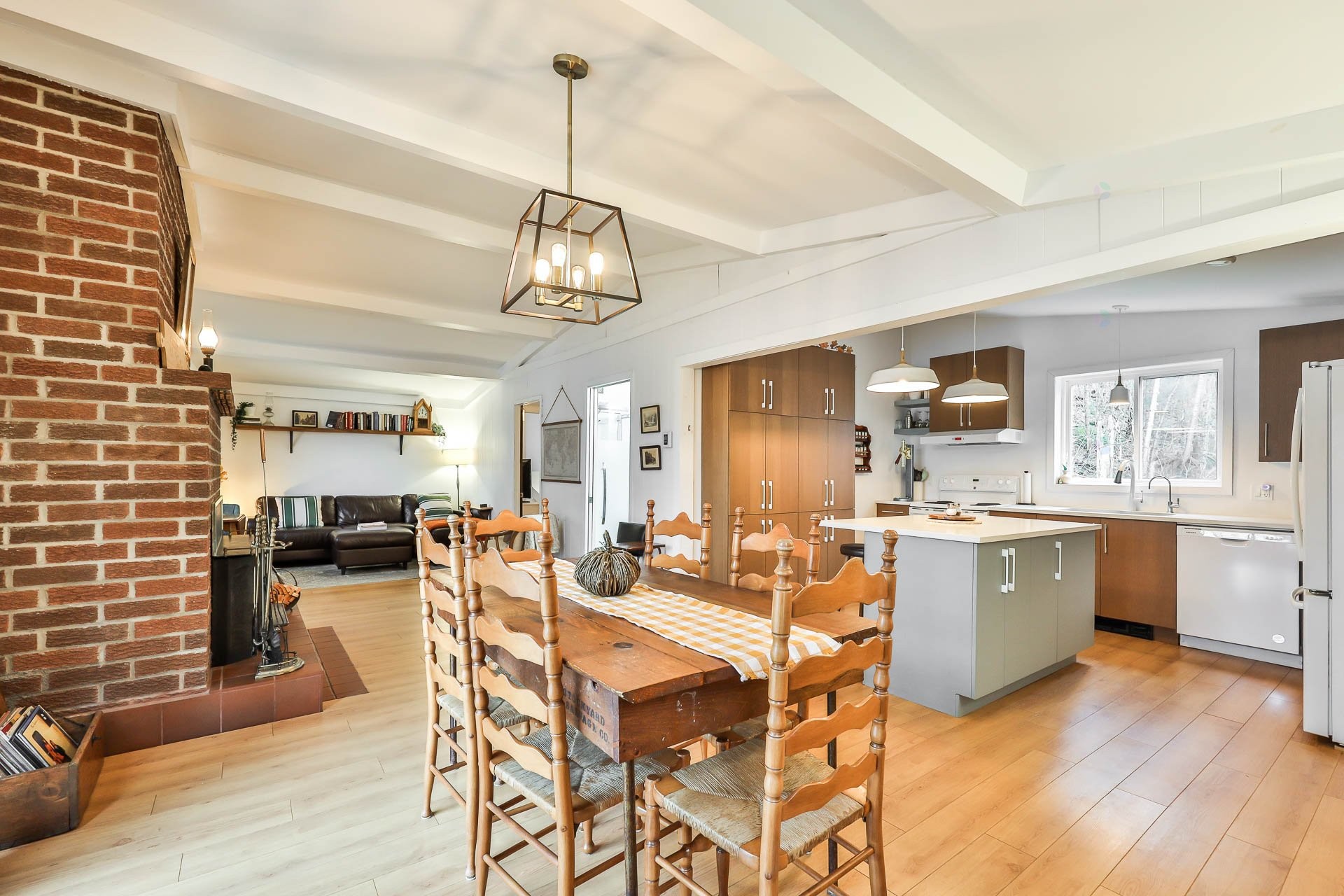 









129


Ch. Laporte

,
Val-des-Bois,




QC
J0X3C0

