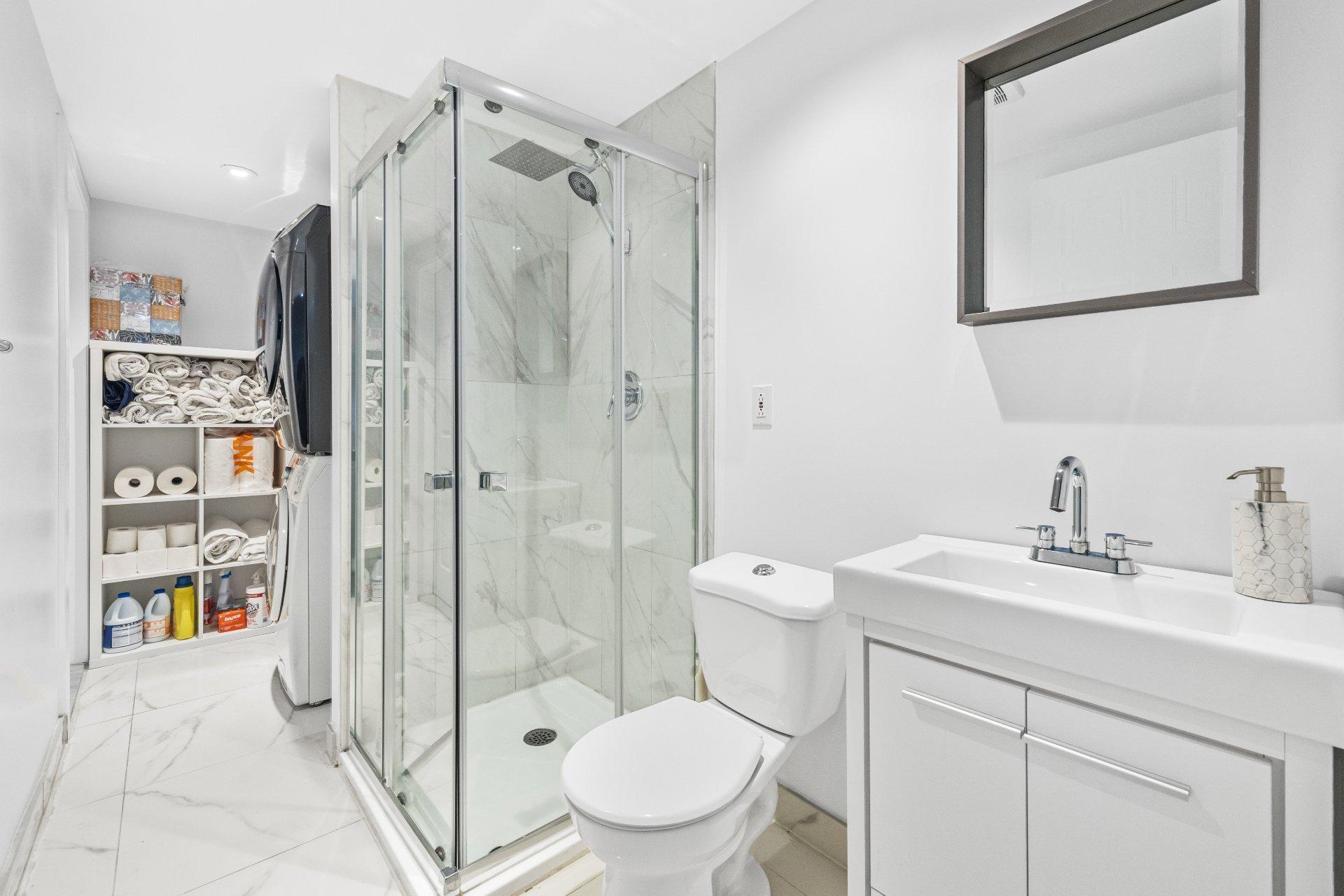 









1990


Rue de Paris

,
Sainte-Julie,




QC
J3E2K7

