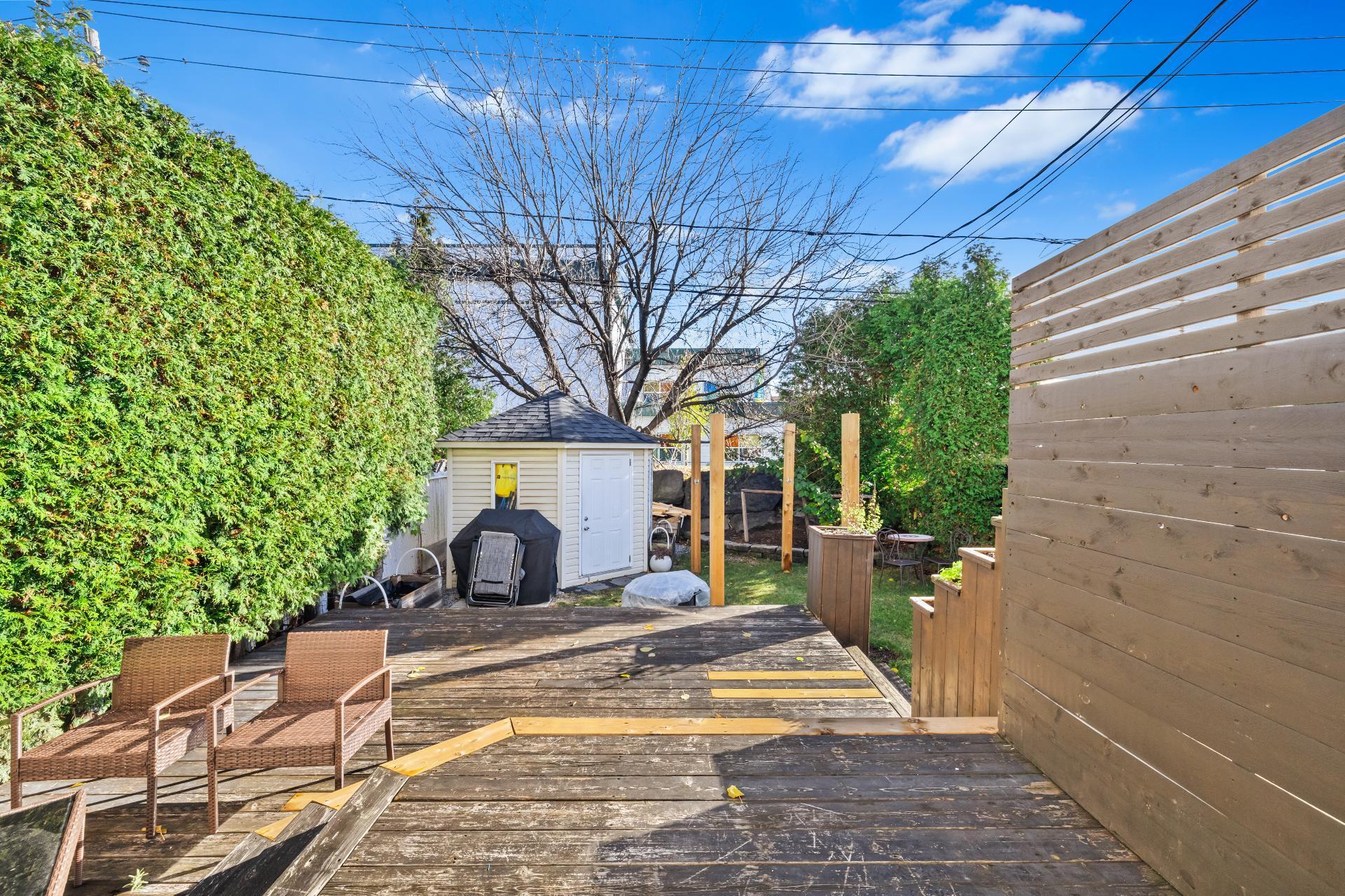 









1990


Rue de Paris

,
Sainte-Julie,




QC
J3E2K7

