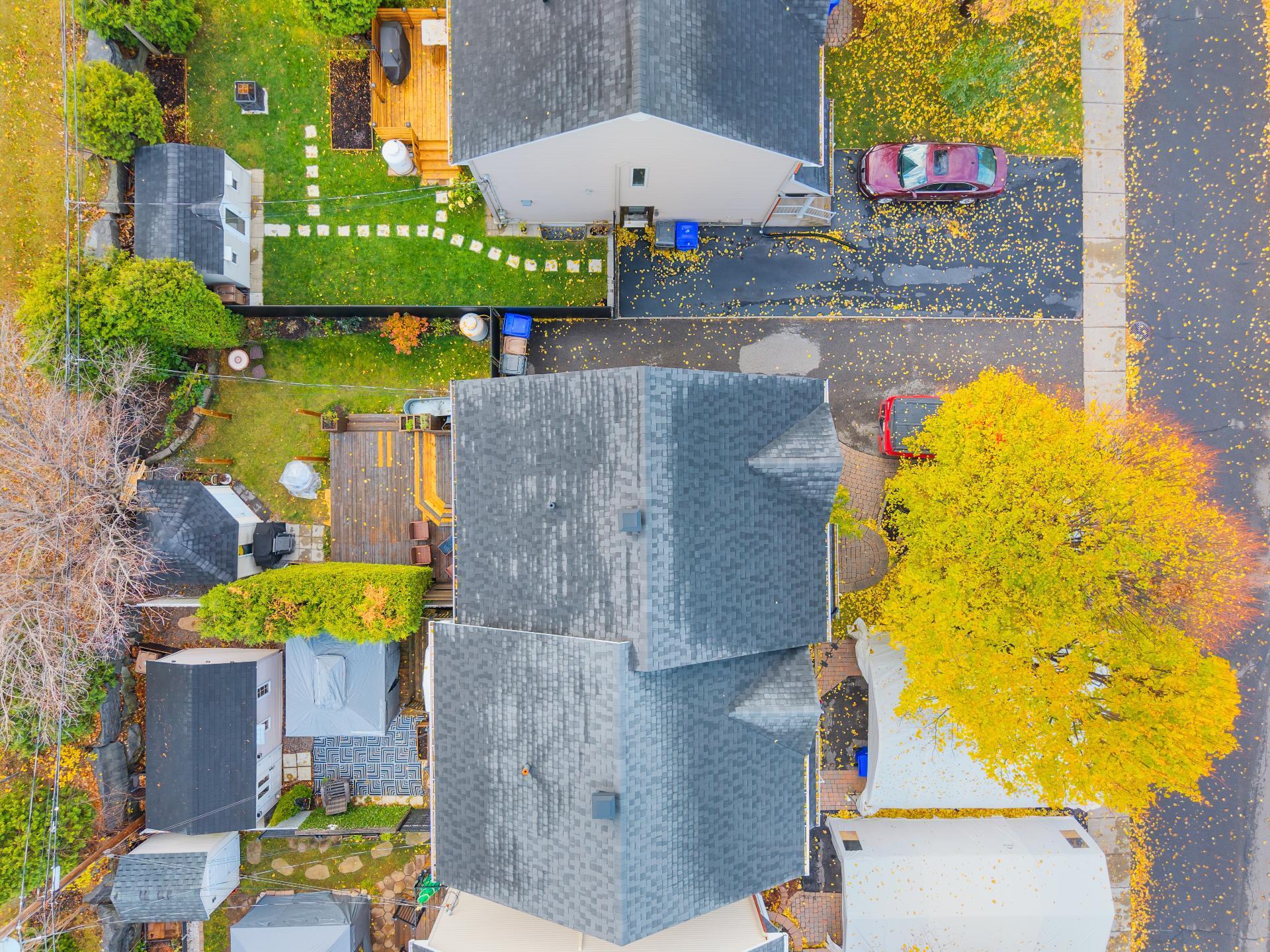 









1990


Rue de Paris

,
Sainte-Julie,




QC
J3E2K7

