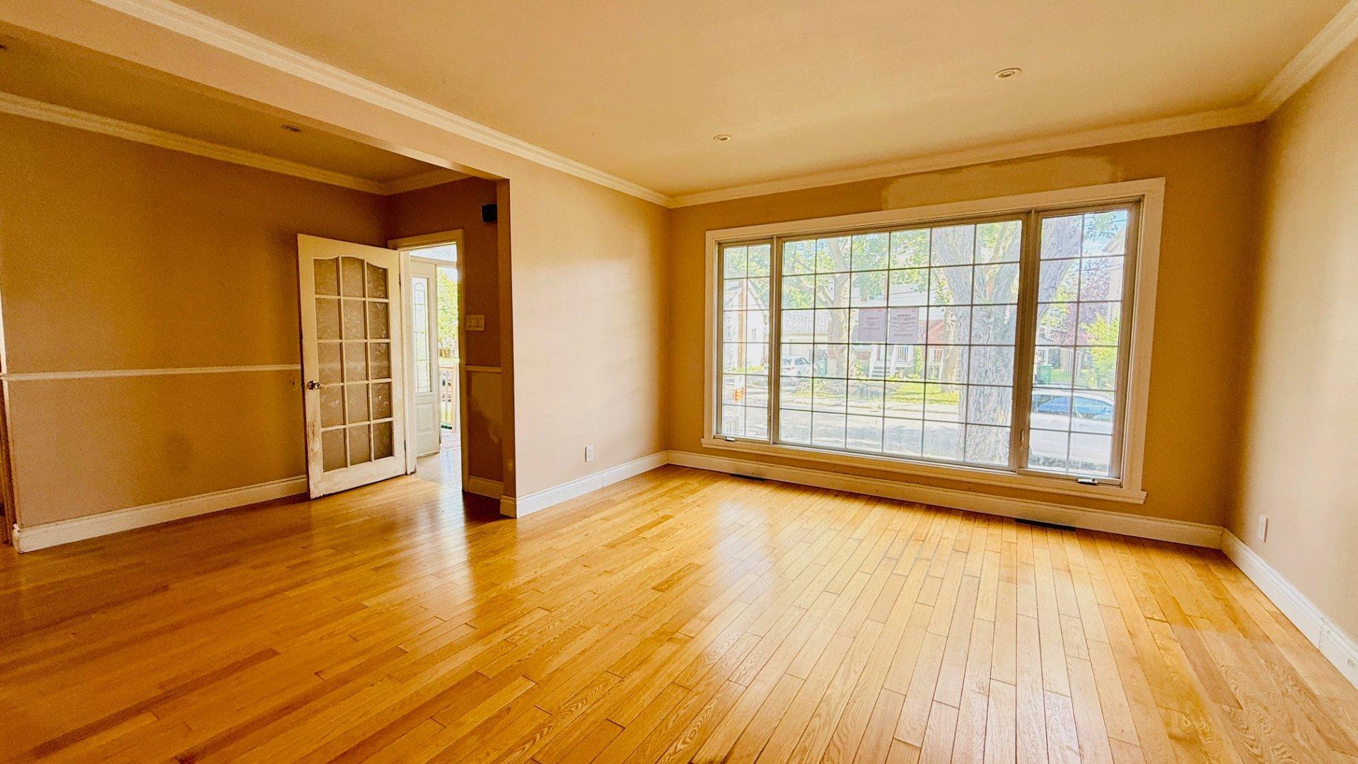 









2760Z

 - 2762Z


Rue Lafrance

,
Montréal (Saint-Laurent),




QC
H4R1H3

