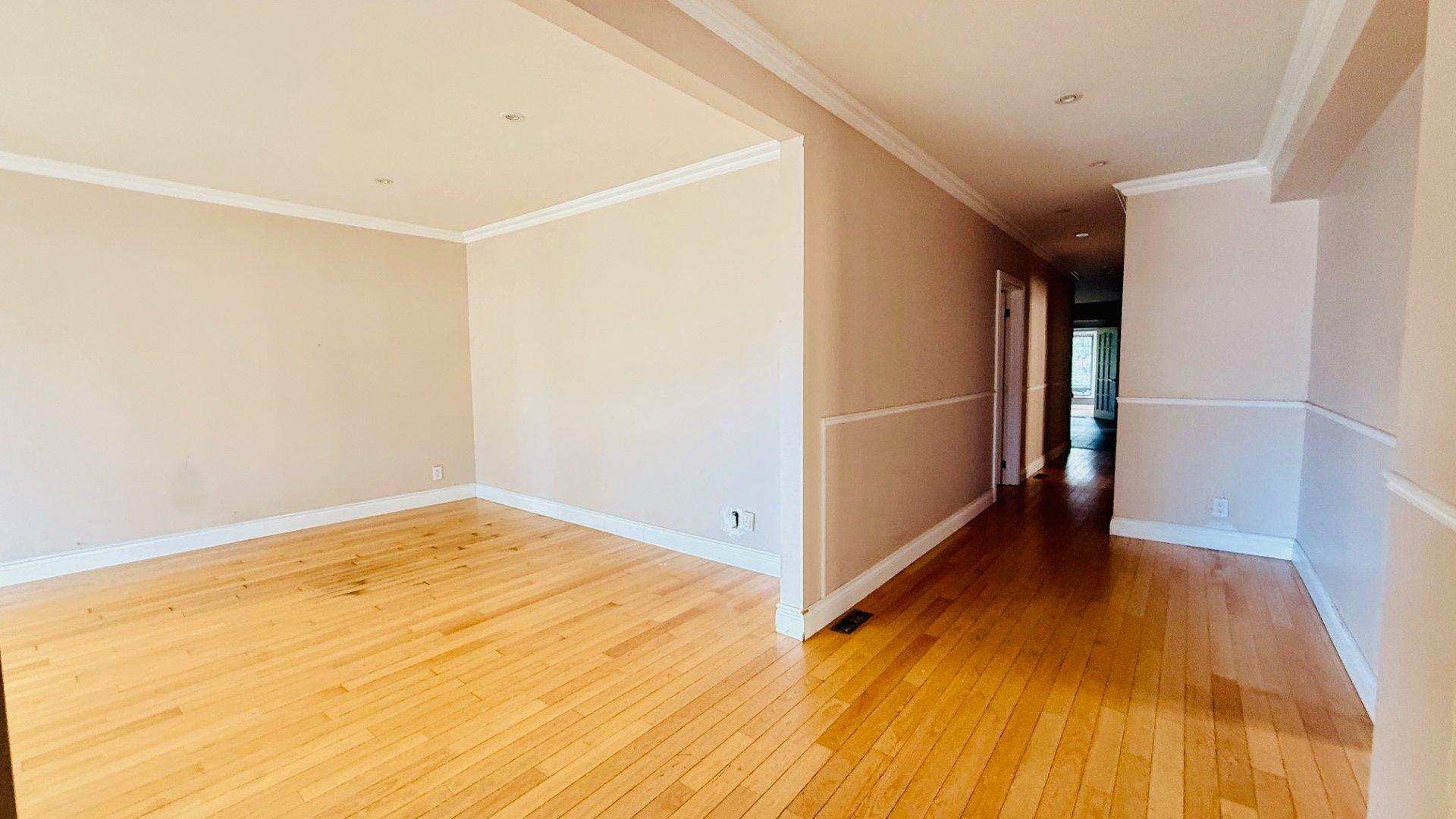 









2760Z

 - 2762Z


Rue Lafrance

,
Montréal (Saint-Laurent),




QC
H4R1H3

