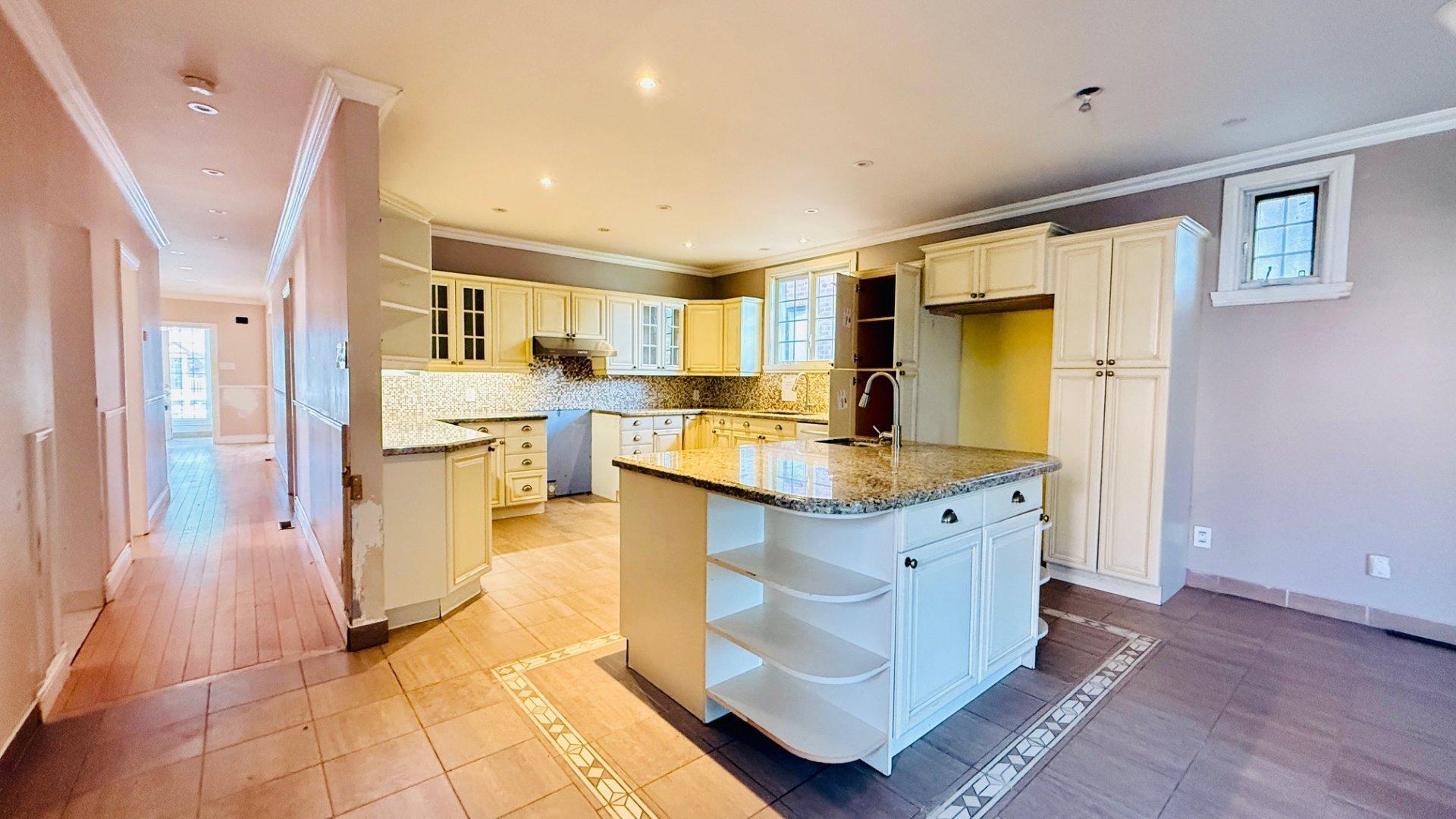 









2760Z

 - 2762Z


Rue Lafrance

,
Montréal (Saint-Laurent),




QC
H4R1H3

