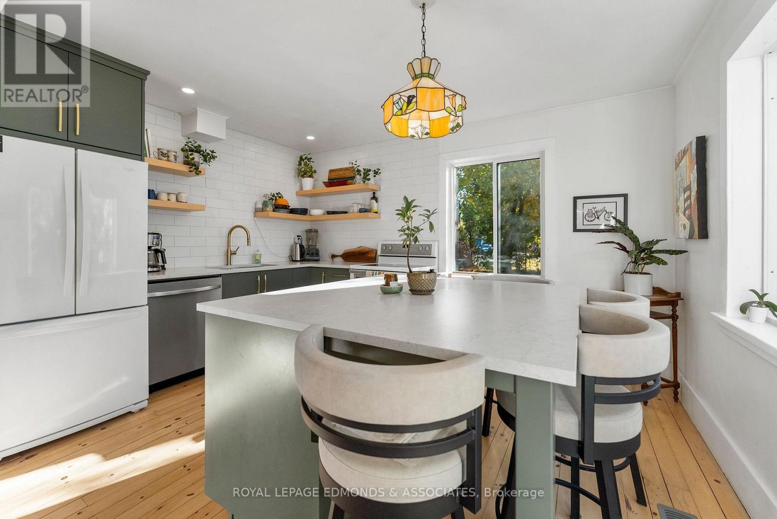 












1854 BEACHBURG ROAD

,
Whitewater Region,




Ontario
K0J1C0

