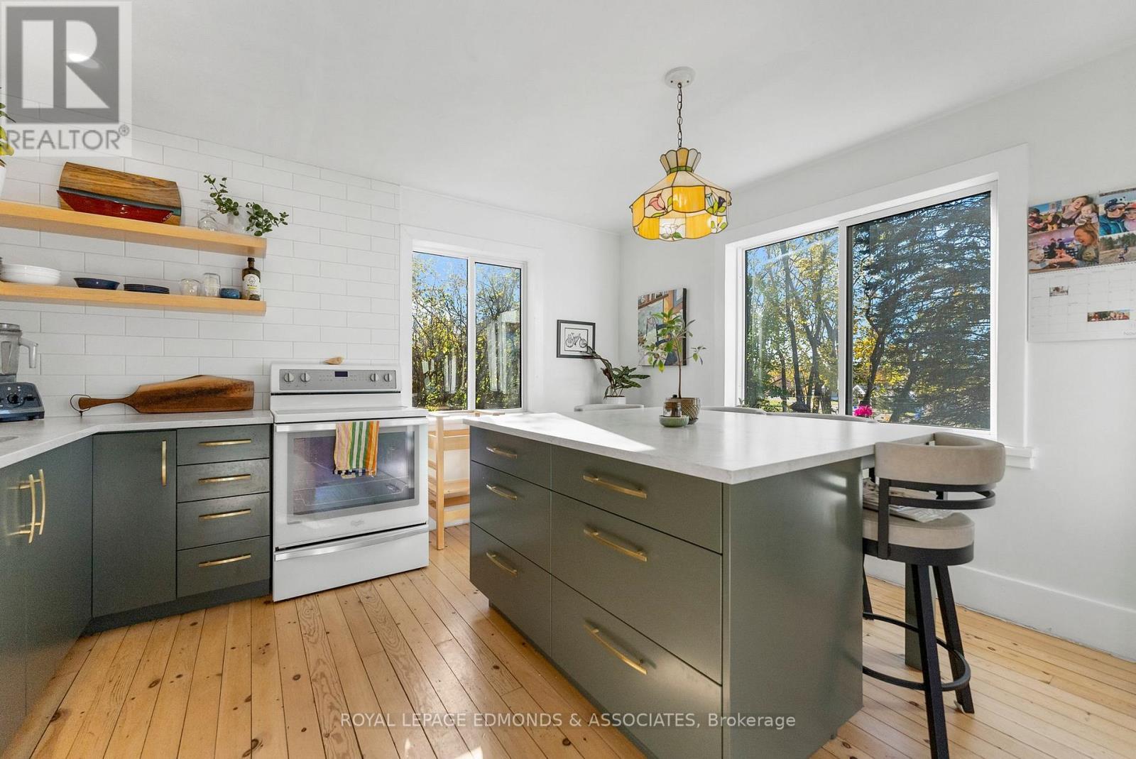 












1854 BEACHBURG ROAD

,
Whitewater Region,




Ontario
K0J1C0

