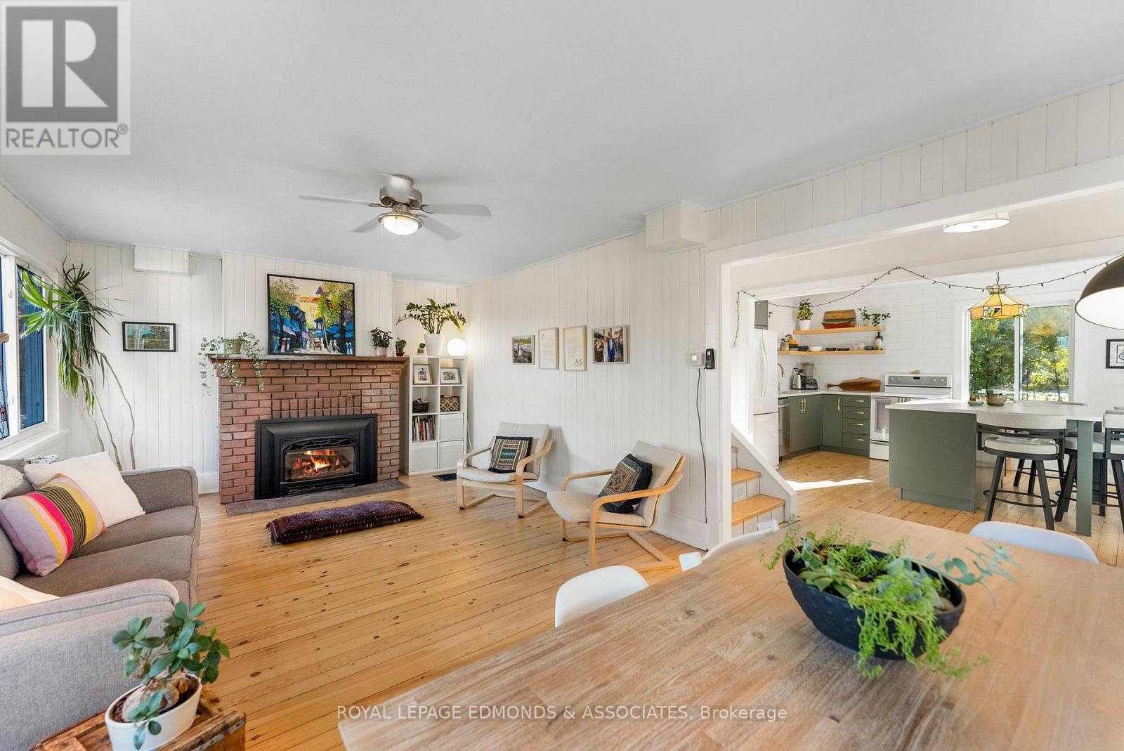 












1854 BEACHBURG ROAD

,
Whitewater Region,




Ontario
K0J1C0

