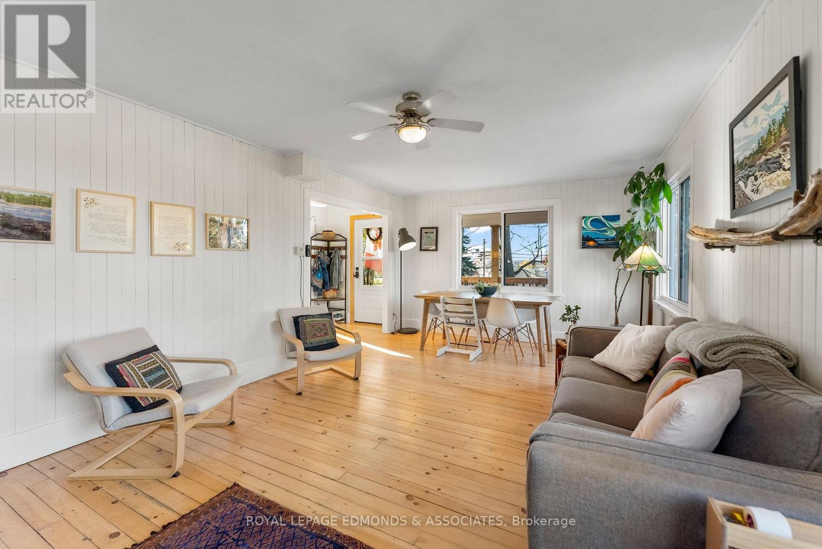 












1854 BEACHBURG ROAD

,
Whitewater Region,




Ontario
K0J1C0

