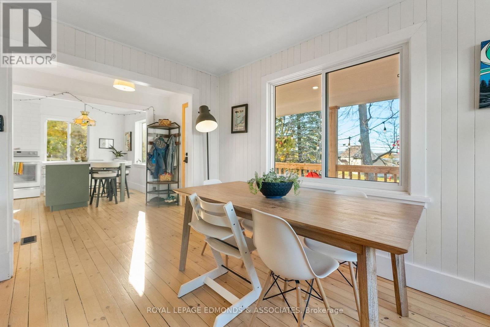 












1854 BEACHBURG ROAD

,
Whitewater Region,




Ontario
K0J1C0

