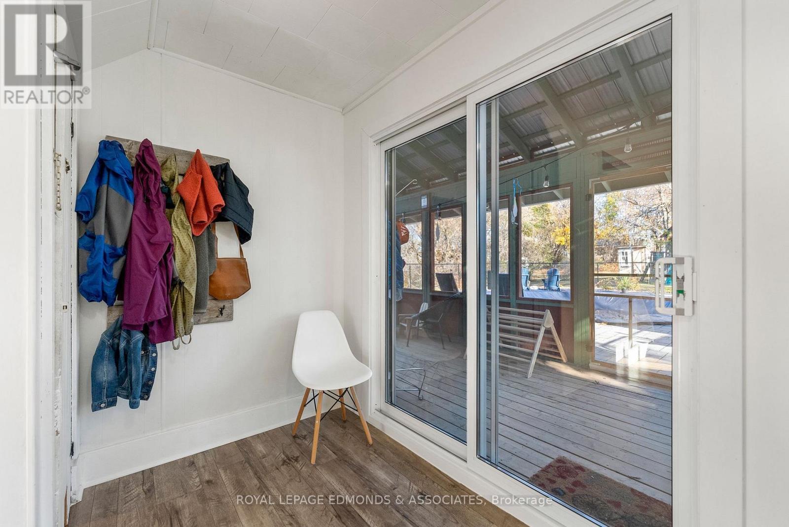 












1854 BEACHBURG ROAD

,
Whitewater Region,




Ontario
K0J1C0

